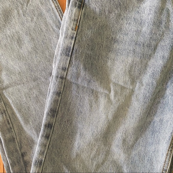 HOLLY ASYMMETRIC STRAIGHT LEG JEAN LIGHT WASH DENIM - Picture 7 of 8